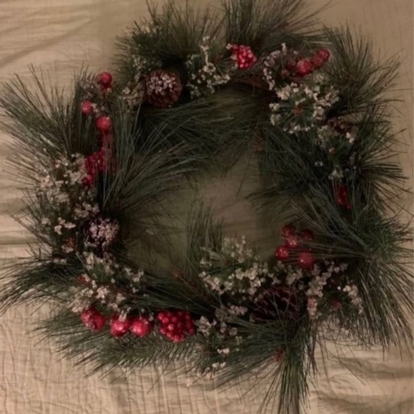 Artificial Christmas wreath - Picture 2 of 4